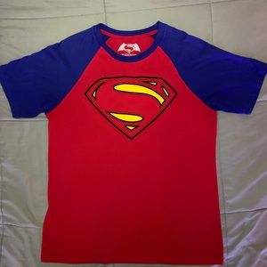 Batman v Superman Kids t-shirt Size 2XL / Men’s Small / Woman’s Small/Medium